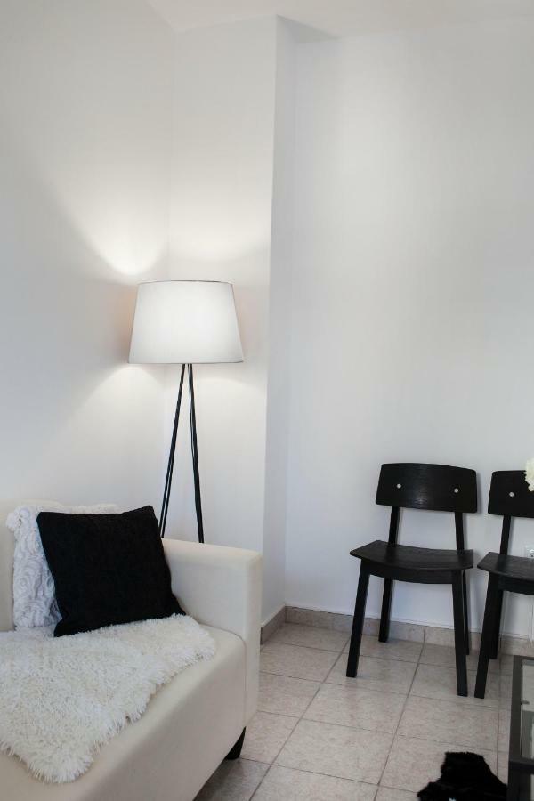 Best Located Executive Apartment In Maroussi. เอเธนส์ ภายนอก รูปภาพ